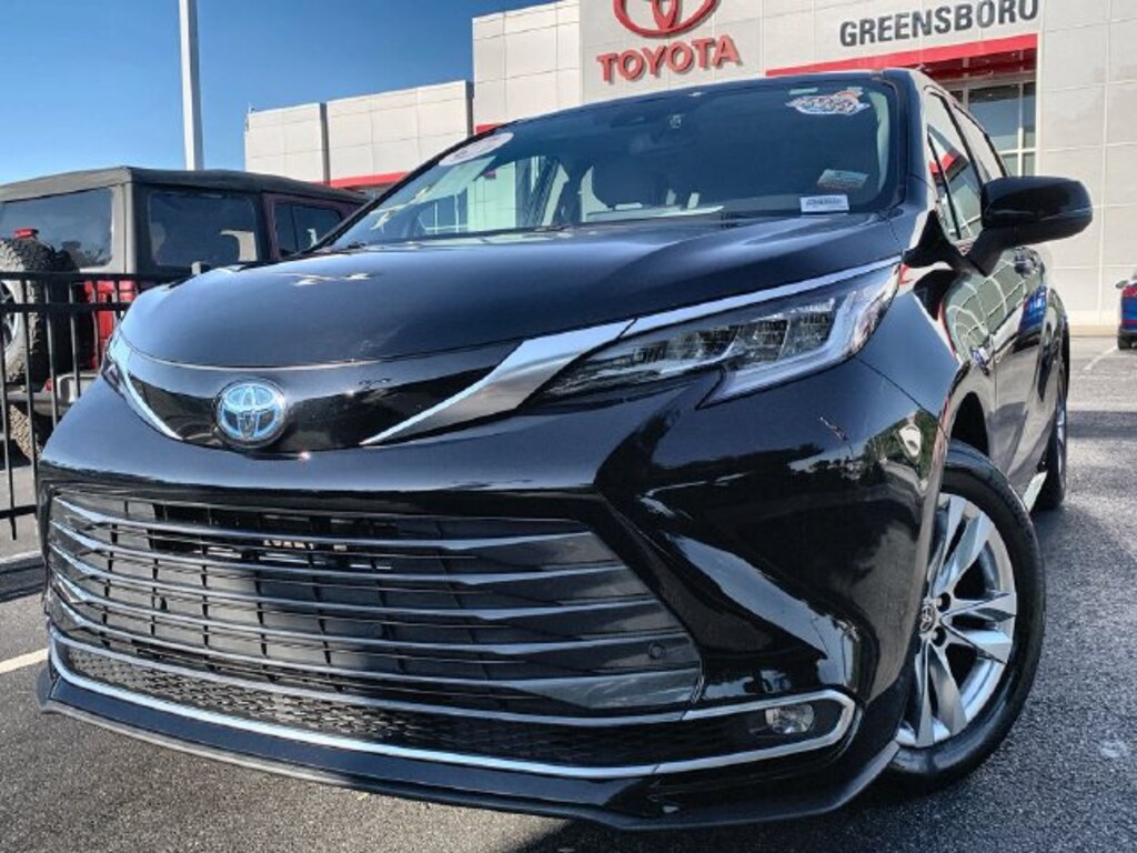 Used 2023 Toyota Sienna Limited 7 Passenger Passenger Van