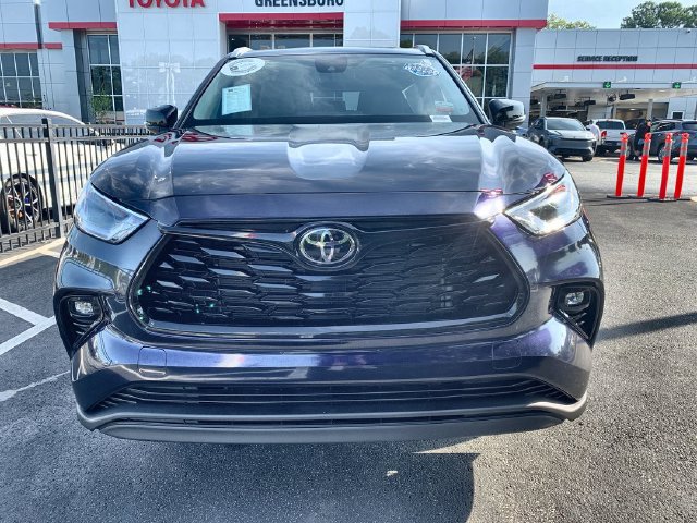 Used 2025 Toyota Highlander XLE Sport Utility