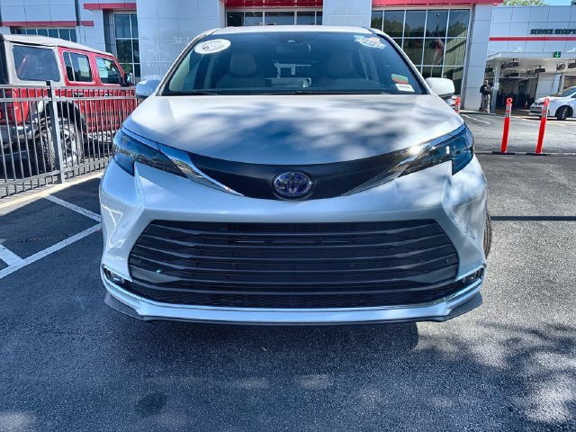 Certified 2024 Toyota Sienna XLE 8 Passenger Passenger Van