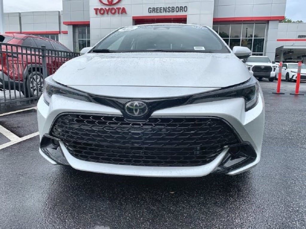 Used 2025 Toyota Corolla Hatchback SE Hatchback