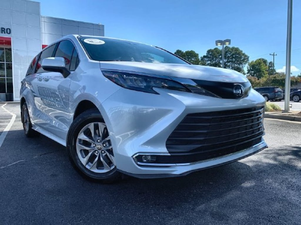 Certified 2024 Toyota Sienna XLE 8 Passenger Passenger Van