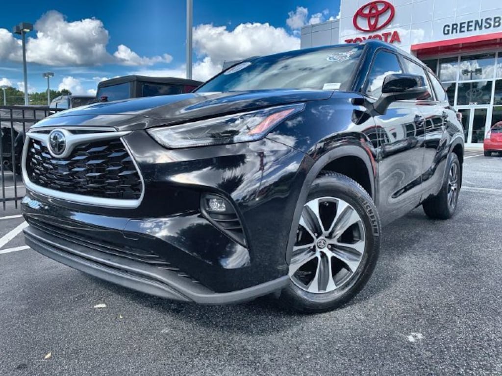 Used 2023 Toyota Highlander XLE Sport Utility