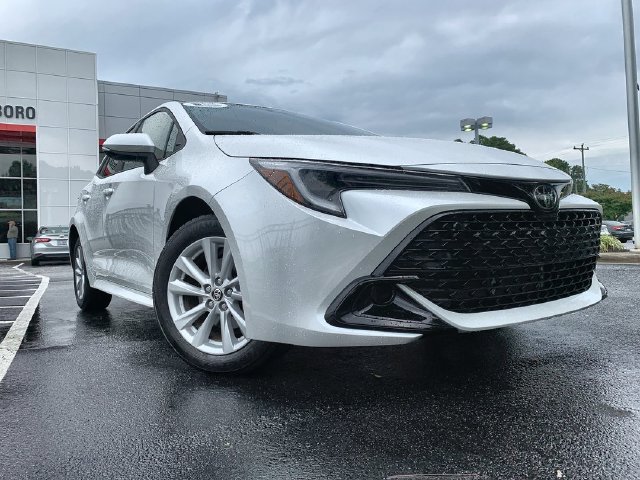 Used 2025 Toyota Corolla Hatchback SE Hatchback