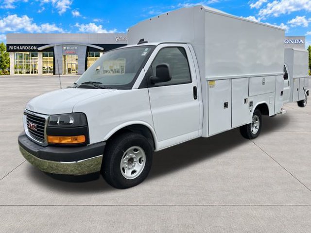 2025 GMC Savana Cutaway