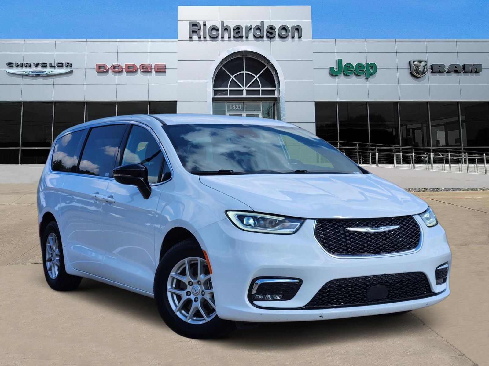 2026 Chrysler Pacifica