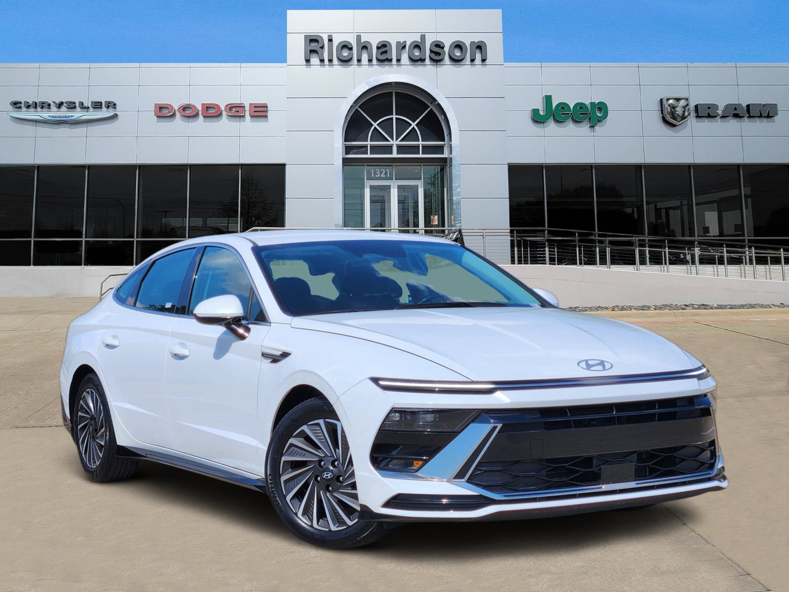2025 Hyundai Sonata Hybrid