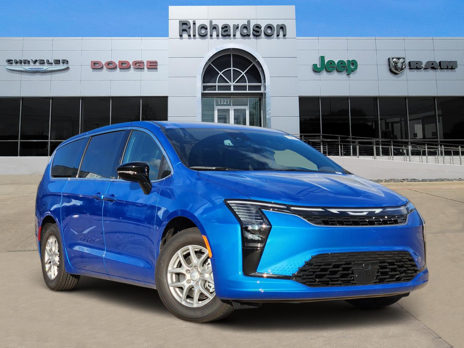 2027 Chrysler Pacifica SELECT Passenger Van