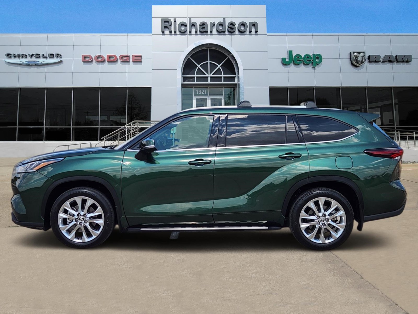 Used 2025 Toyota Highlander Limited SUV