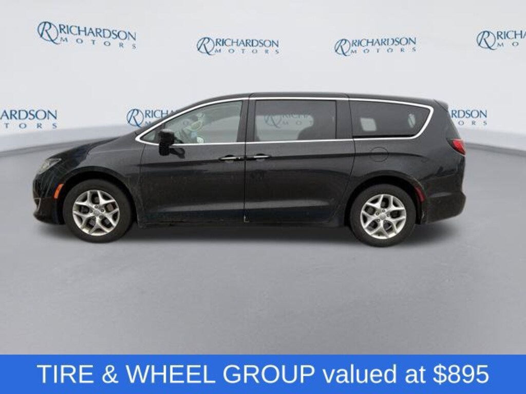 Used 2017 Chrysler Pacifica Touring-L Van
