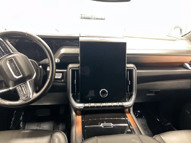 2025 GMC Yukon Denali - Photo 11
