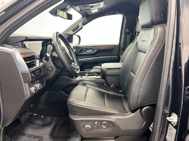 2025 GMC Yukon Denali - Photo 9