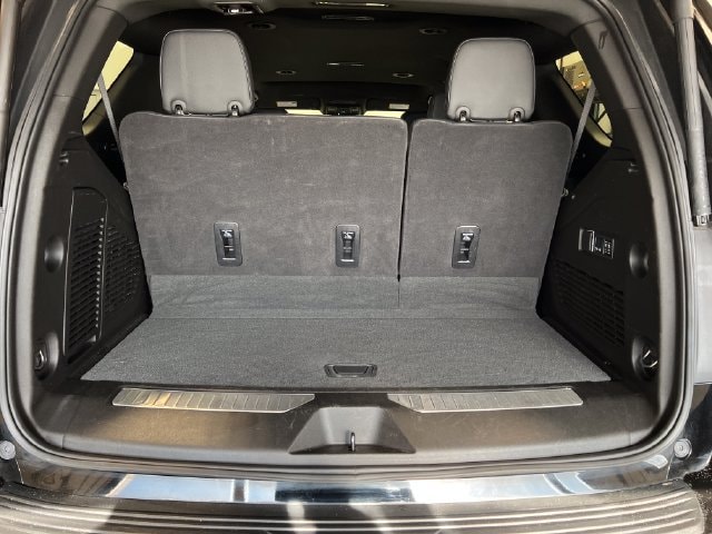 2025 GMC Yukon Denali - Photo 14