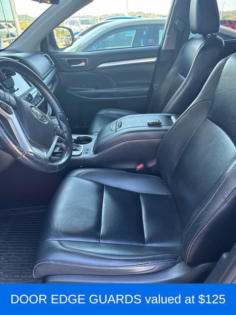 Used 2019 Toyota Highlander XLE XLE V6 AWD
