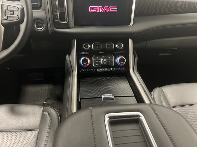 2024 GMC Yukon Denali - Photo 12