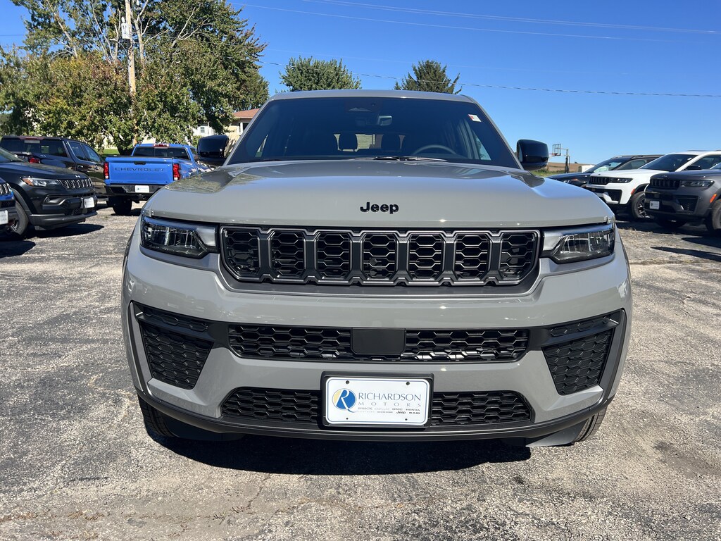 New 2027 Jeep Grand Cherokee L LAREDO ALTITUDE 4X4 Sport Utility