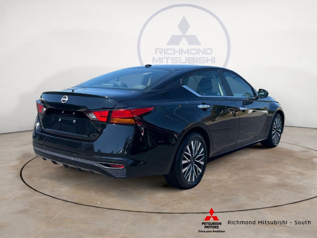 Used 2025 Nissan Altima SV Sedan
