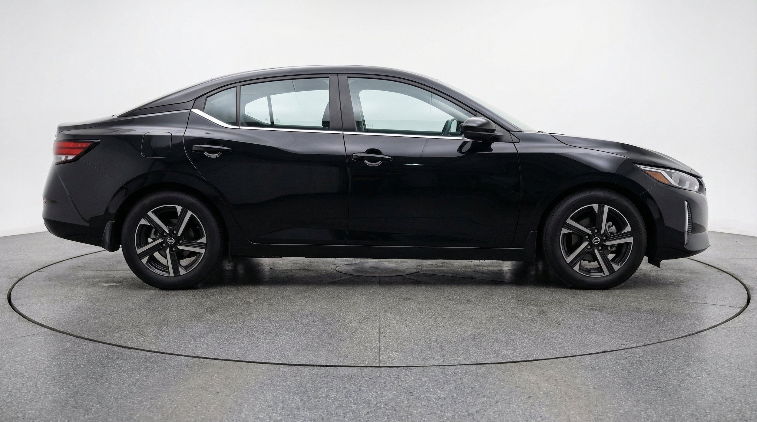 Thumbnail: 2025 Nissan Sentra - 10