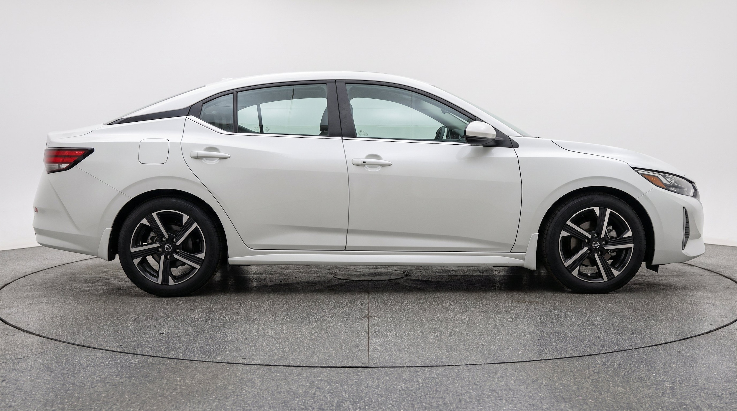 Thumbnail: 2025 Nissan Sentra - 10