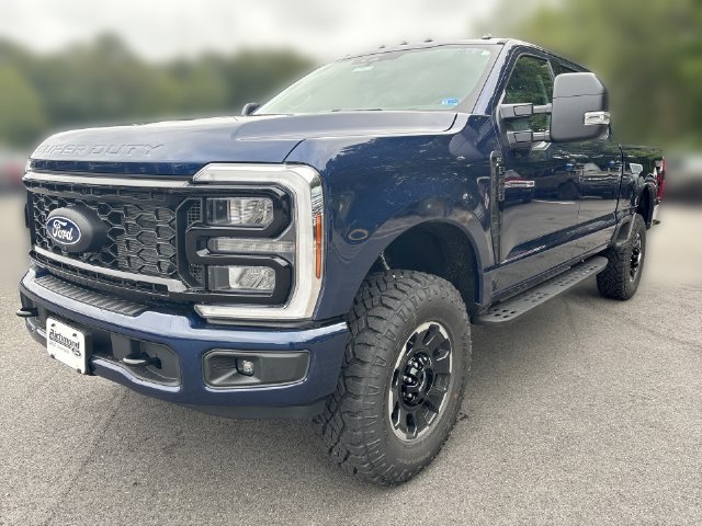 2027 Ford F-250 XLT 4D Crew Cab
