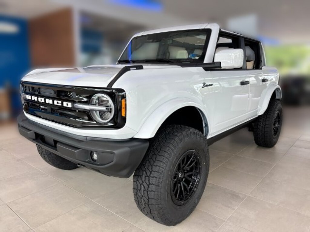 New 2026 Ford Bronco Outer Banks Kustom 4D Sport Utility