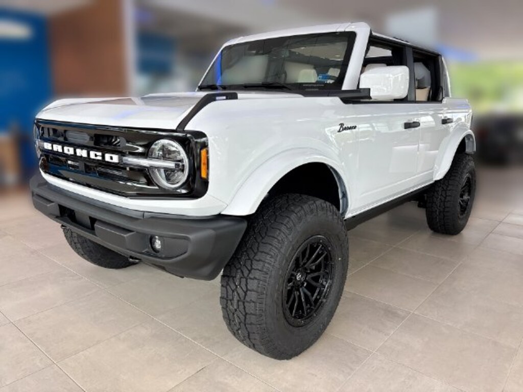 New 2026 Ford Bronco Outer Banks Kustom 4D Sport Utility