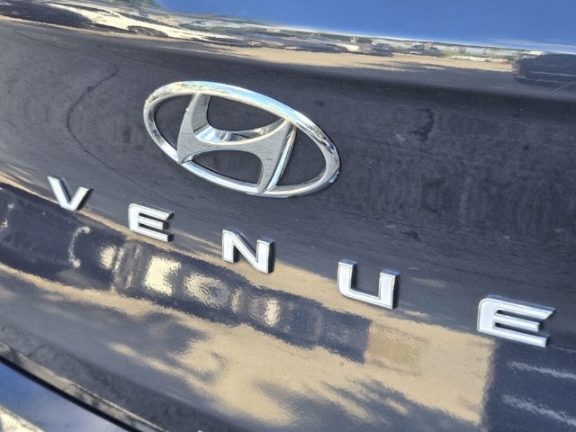2024 Hyundai Venue Limited - Photo 11