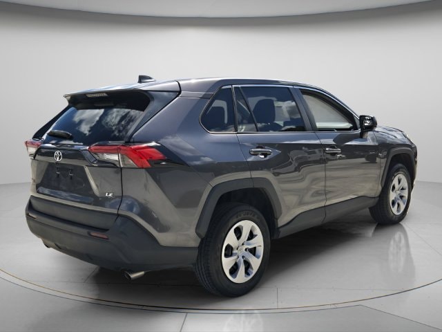 2024 Toyota RAV4 LE - Photo 6