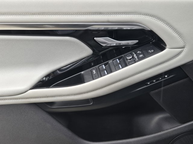 2020 Land Rover Range Rover Evoque SE - Photo 31