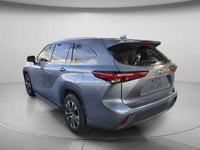 2022 Toyota Highlander XLE - Photo 7