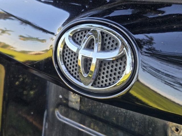 2018 Toyota RAV4 SE - Photo 8