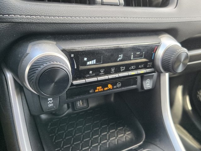 2024 Toyota RAV4 LE - Photo 17