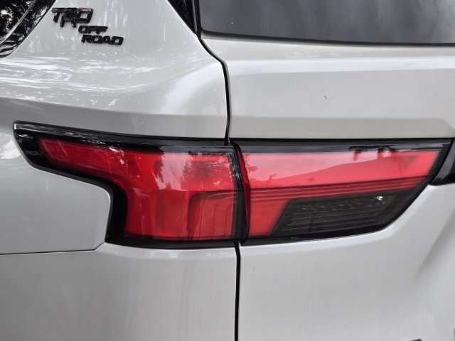 2025 Toyota Sequoia Platinum - Photo 8
