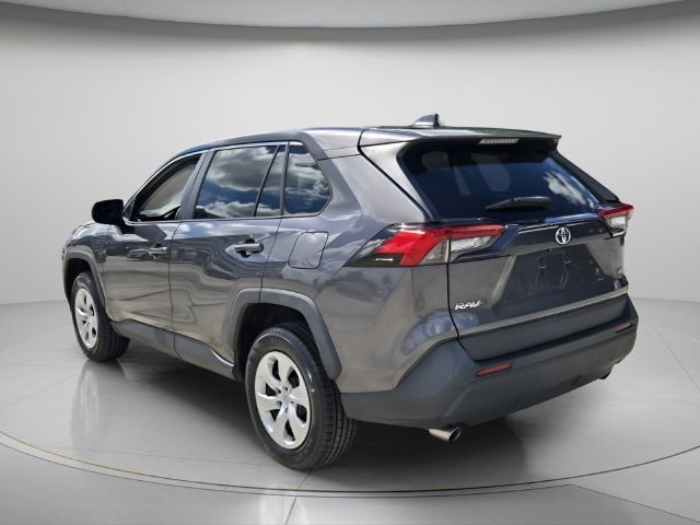 2024 Toyota RAV4 LE - Photo 4