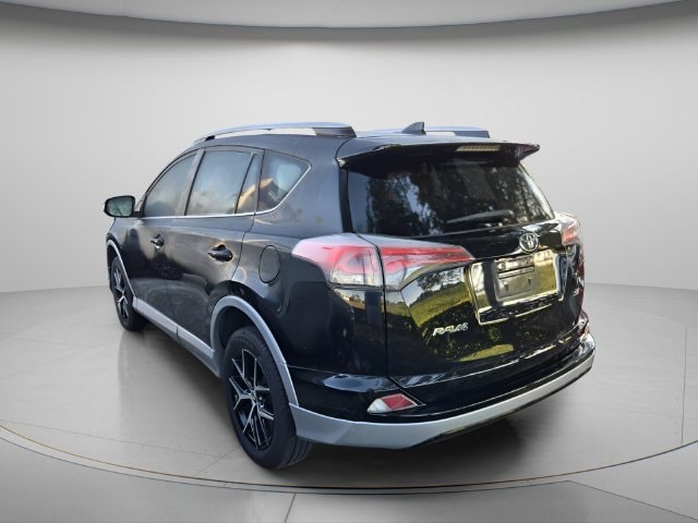 2018 Toyota RAV4 SE - Photo 6