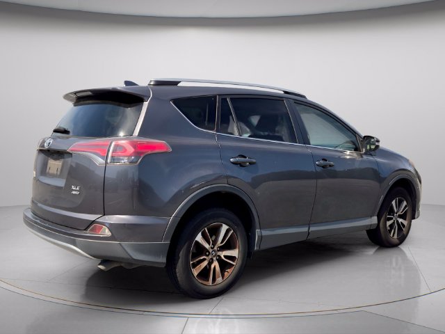 2016 Toyota RAV4 XLE - Photo 7