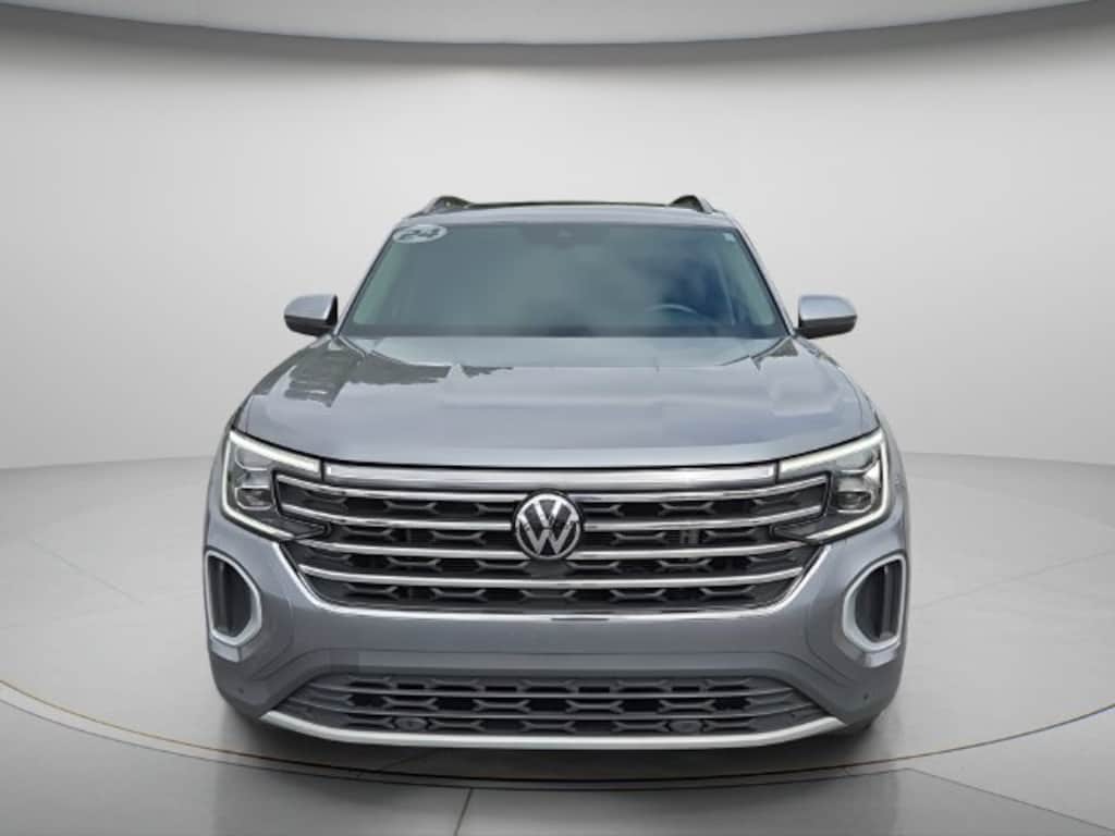 Used 2024 Volkswagen Atlas 2.0T SE w/Technology SUV