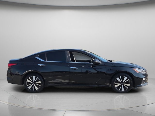 2021 Nissan Altima SV - Photo 9