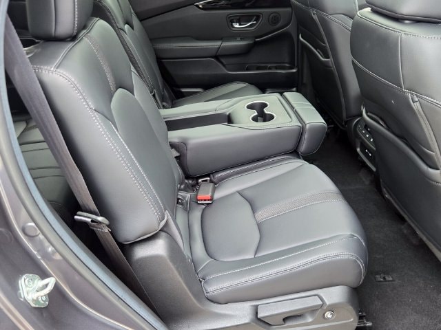 2025 Honda Pilot Touring - Photo 17
