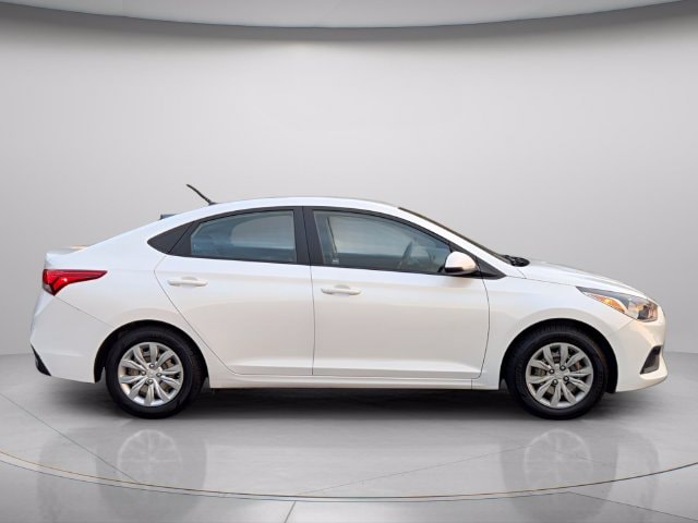 2021 Hyundai Accent SE - Photo 6