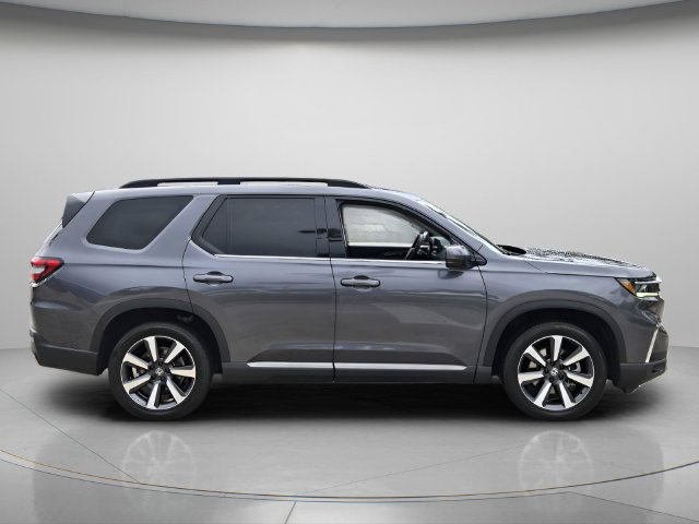 Used 2025 Honda Pilot Touring SUV