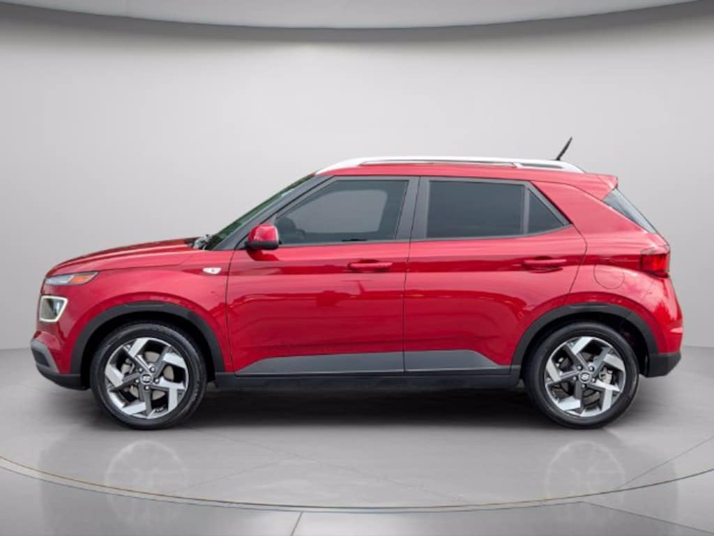 Used 2023 Hyundai Venue Limited SUV