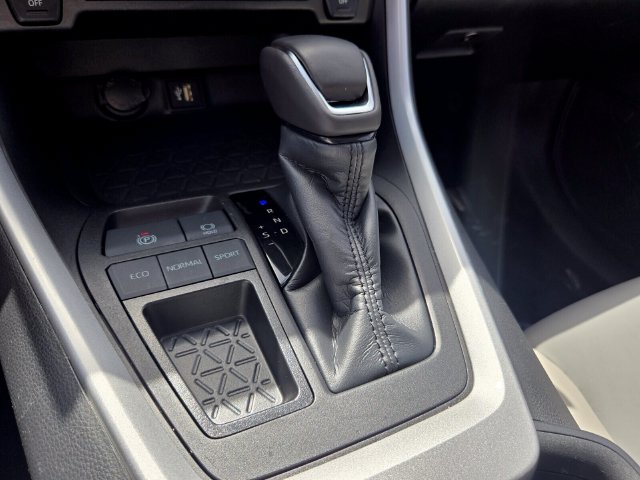 2023 Toyota RAV4 XLE Premium - Photo 19