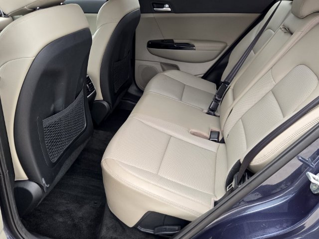 2022 Kia Sportage EX - Photo 12