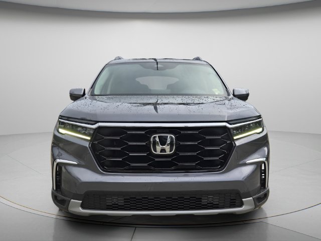 Used 2025 Honda Pilot Touring SUV