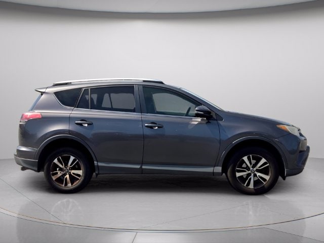 2016 Toyota RAV4 XLE - Photo 6