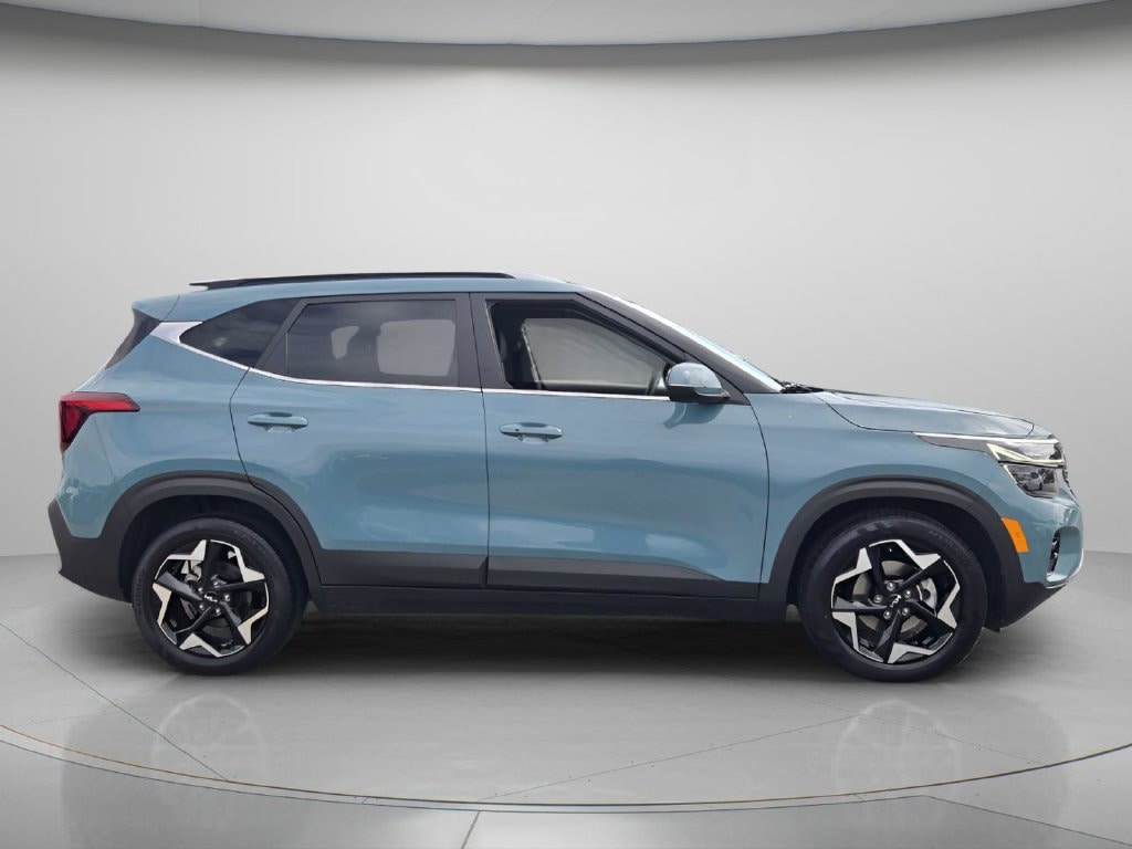 Used 2024 Kia Seltos EX SUV