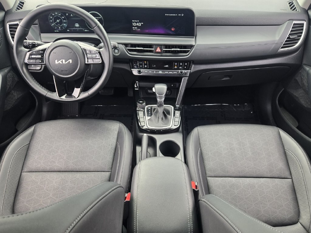 2024 Kia Seltos EX - Photo 13