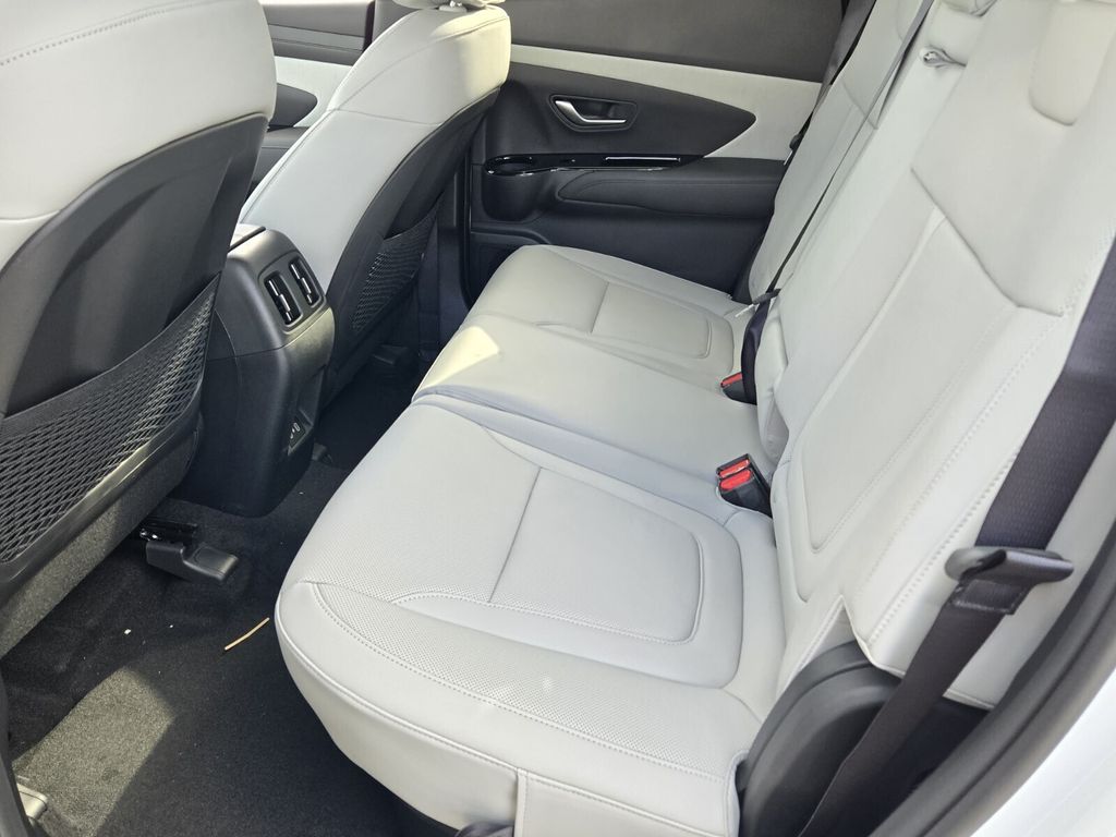 2026 Hyundai Santa Cruz Limited - Photo 6