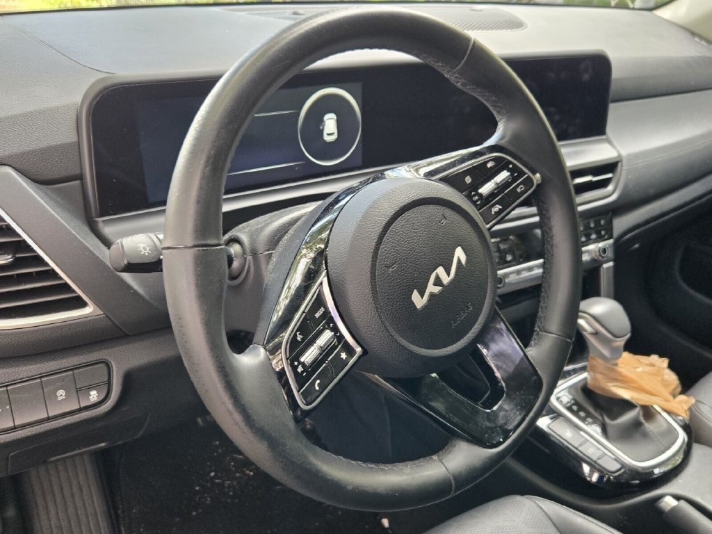 2025 Kia Seltos EX - Photo 11