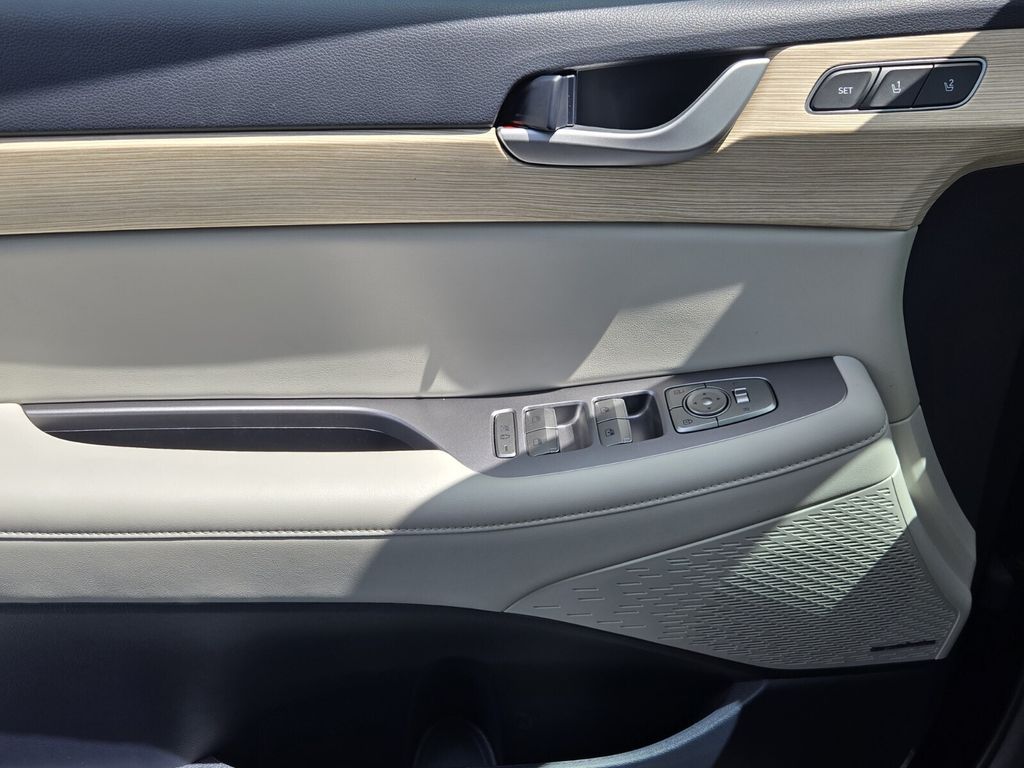 2025 Hyundai Palisade Limited - Photo 26